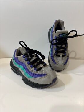 Nike airmax Sneakers Gray with Purple and Teal Accents